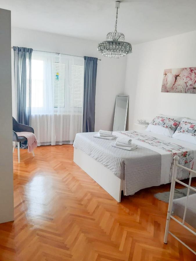 Apartments Sara Podstrana Ngoại thất bức ảnh