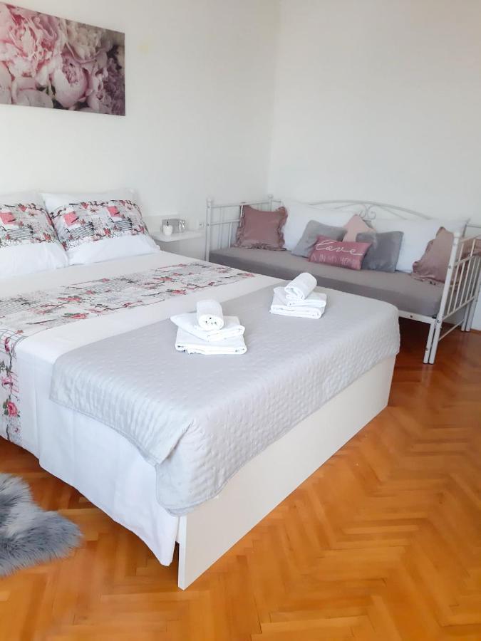 Apartments Sara Podstrana Ngoại thất bức ảnh