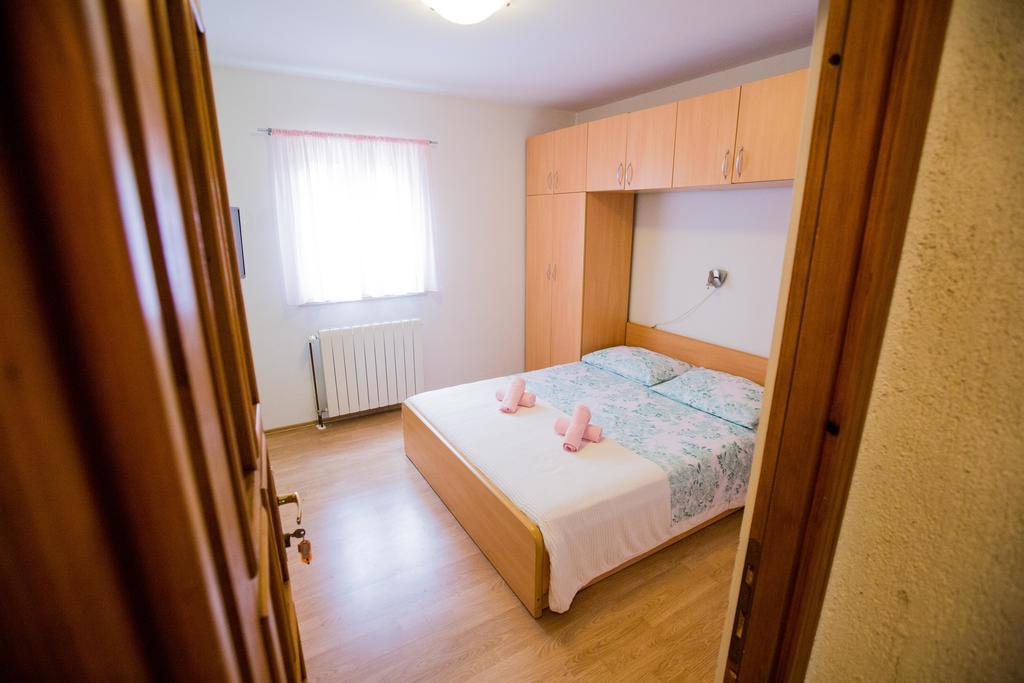 Apartments Sara Podstrana Ngoại thất bức ảnh