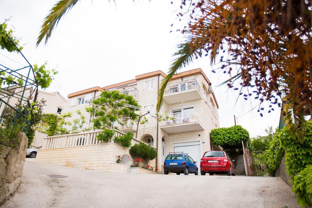 Apartments Sara Podstrana Ngoại thất bức ảnh