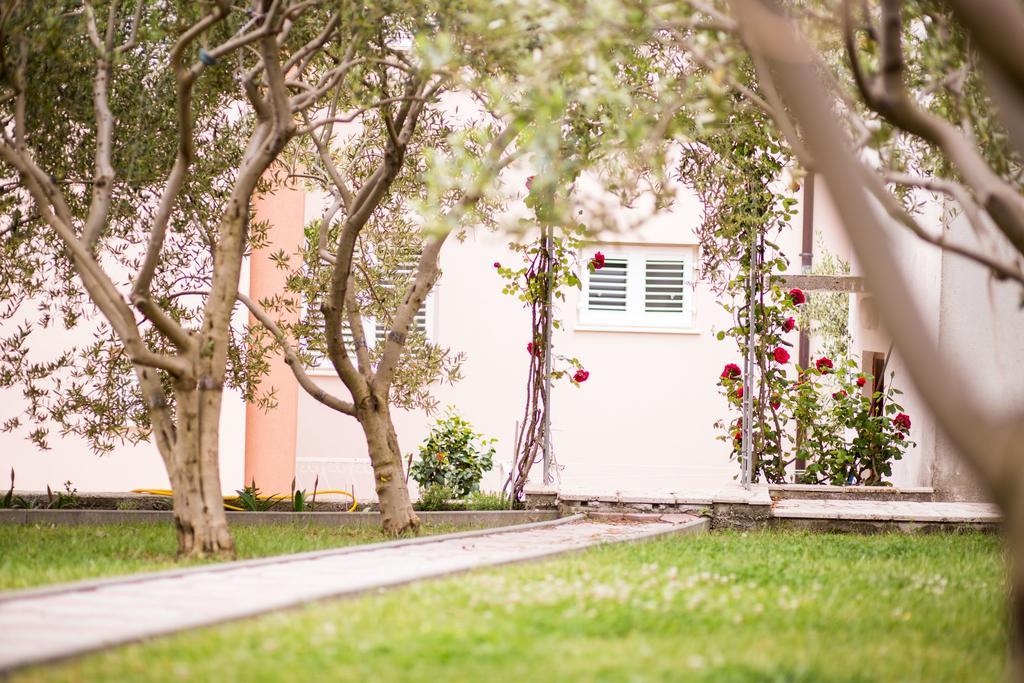 Apartments Sara Podstrana Ngoại thất bức ảnh
